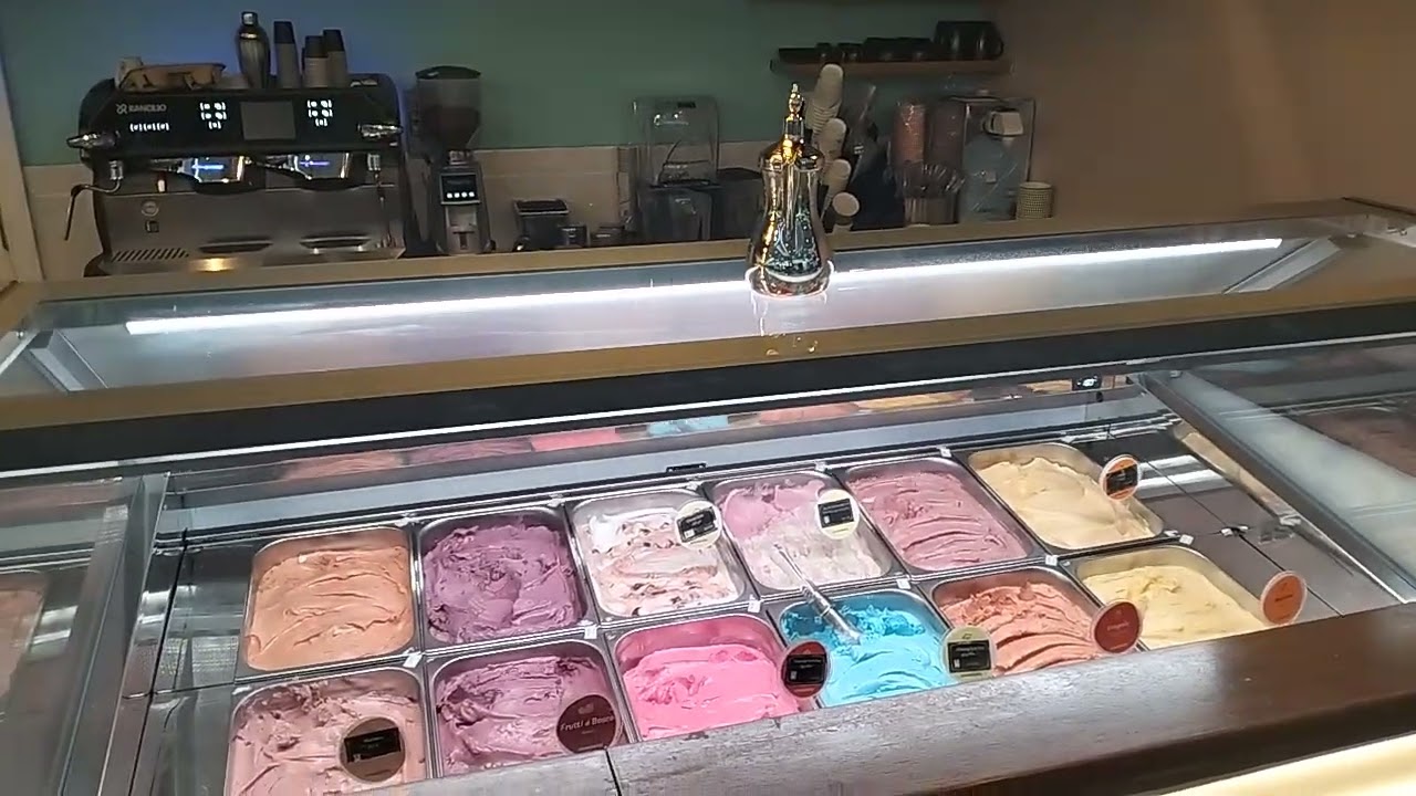ICE SPOT OTHAIM MALL SAUDI park#icecream#dessert #food #foodie #chocolate #icecreamlover#viralvideo