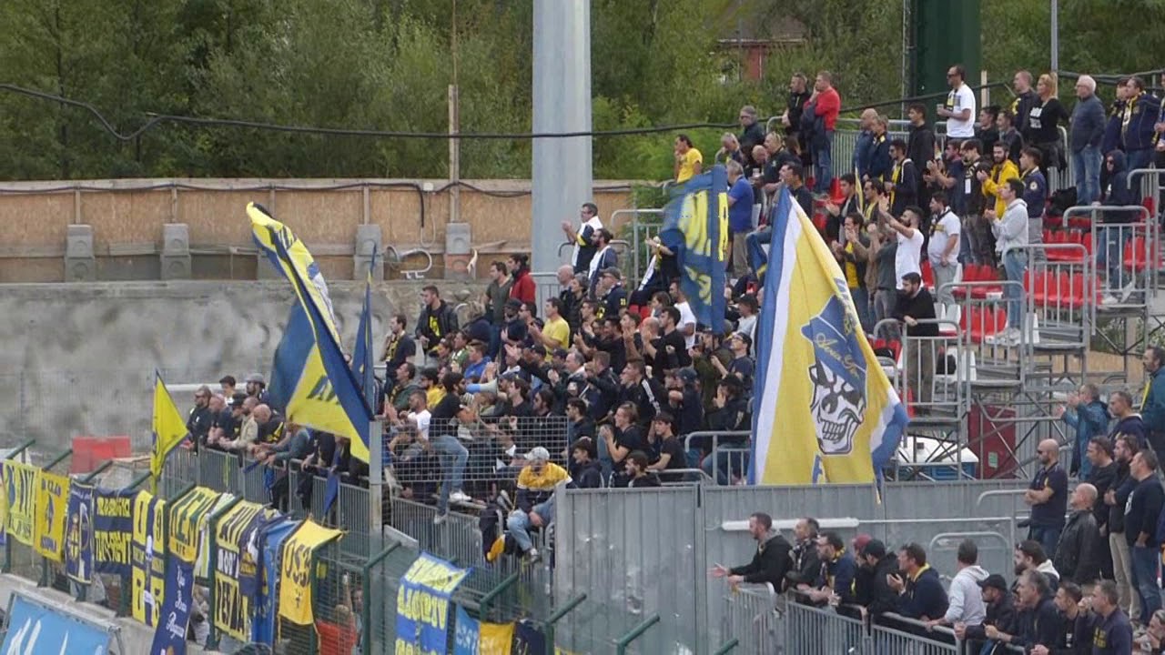 FC Südtirol - Modena 4-3: Tifo Curva Sud Modena