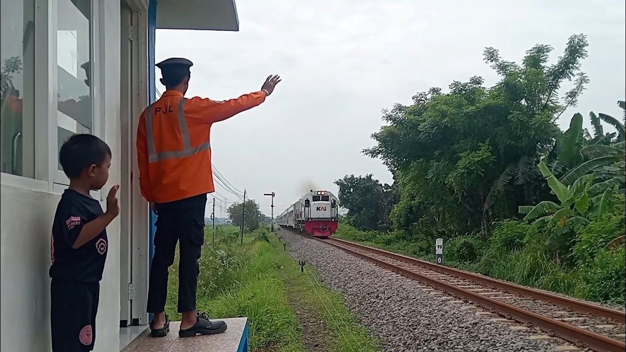 SIBOCIL LIHAT KERETA DITEMENIN PETUGAS JPL🥳🥰👏