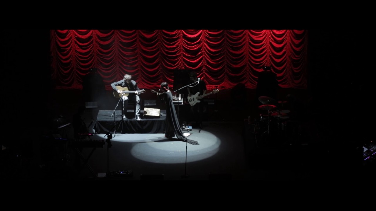Fuel Fandango feat Dani de Morón - Not True live Circo Price.