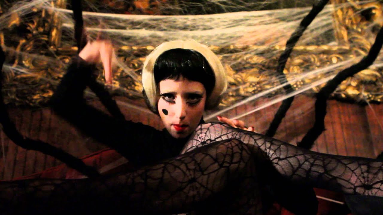 Lady Gaga - Gagaween by The Hillywood Show®