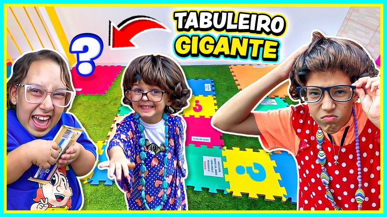 Brincamos de TABULEIRO GIGANTE ( FT MC Divertida e Henrique Cauã )  - VLOG Crescendo com JP