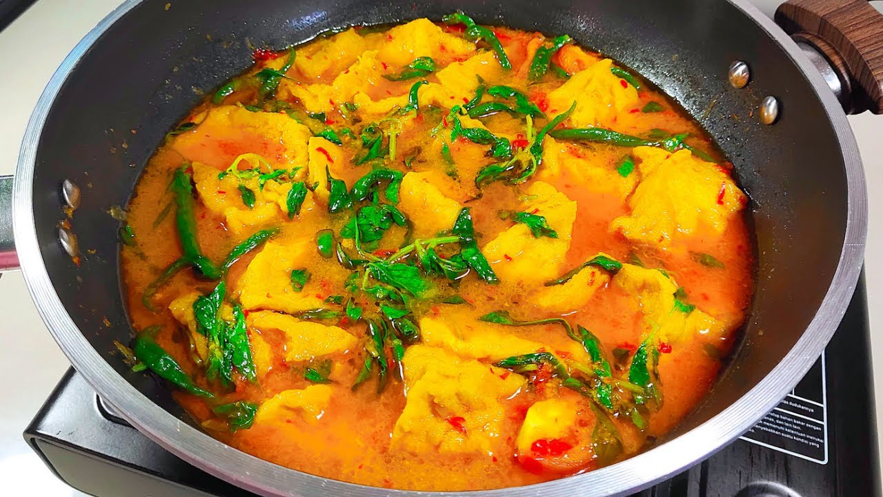 Wangi banget.. Tahu kuah kuning daun kemangi tanpa santan emang seger banget, enak, gak bikin bosan!