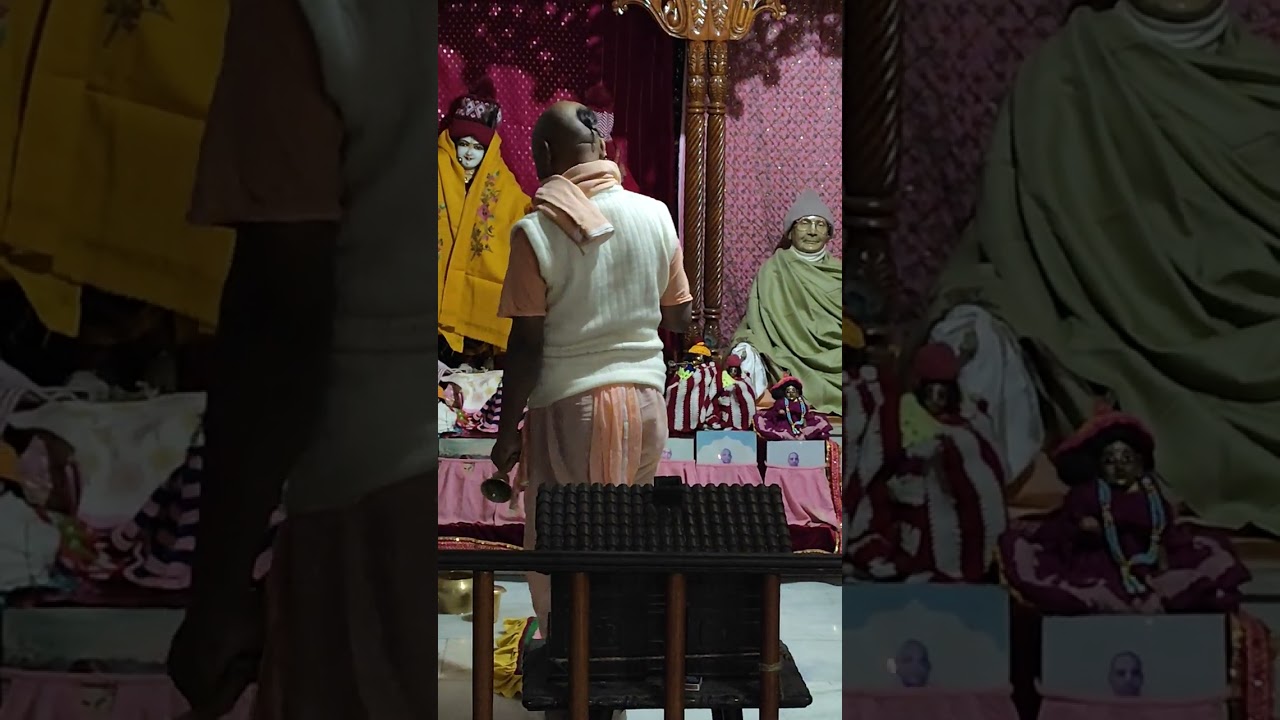শ্রীরাধাবিনোদ বিহারী মধ্যাহ্নেরভোগ অন্য ডাল সবজি রসা পরমান্ন চাটনি ইত্যাদি প্রস্তুত হইতেছে হরে কৃষ্ণ