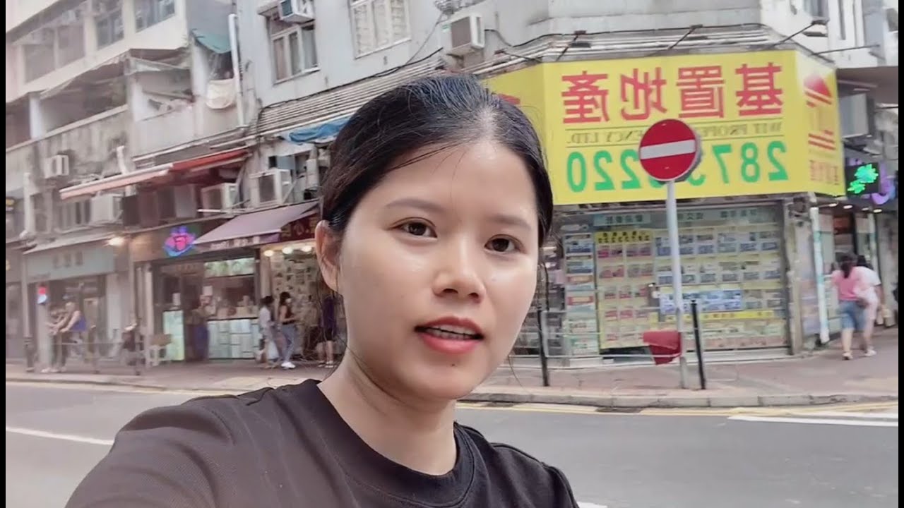 九歌：夜晚跑到香港鴨寮街購買插頭，遇漂亮大姐拉客，開價暗藏玄機，大膽開價，拍攝尷尬對話