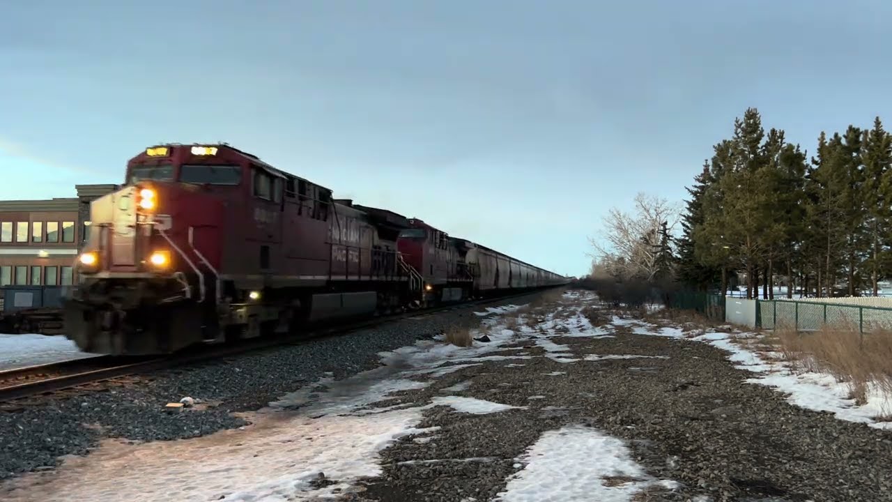 Highballing! CP 8007 Leads CP Potash Train South through Airdrie AB
