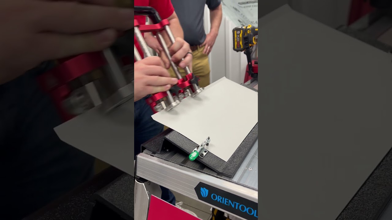 Двухстанционный гибочный станок Malco для листового металла