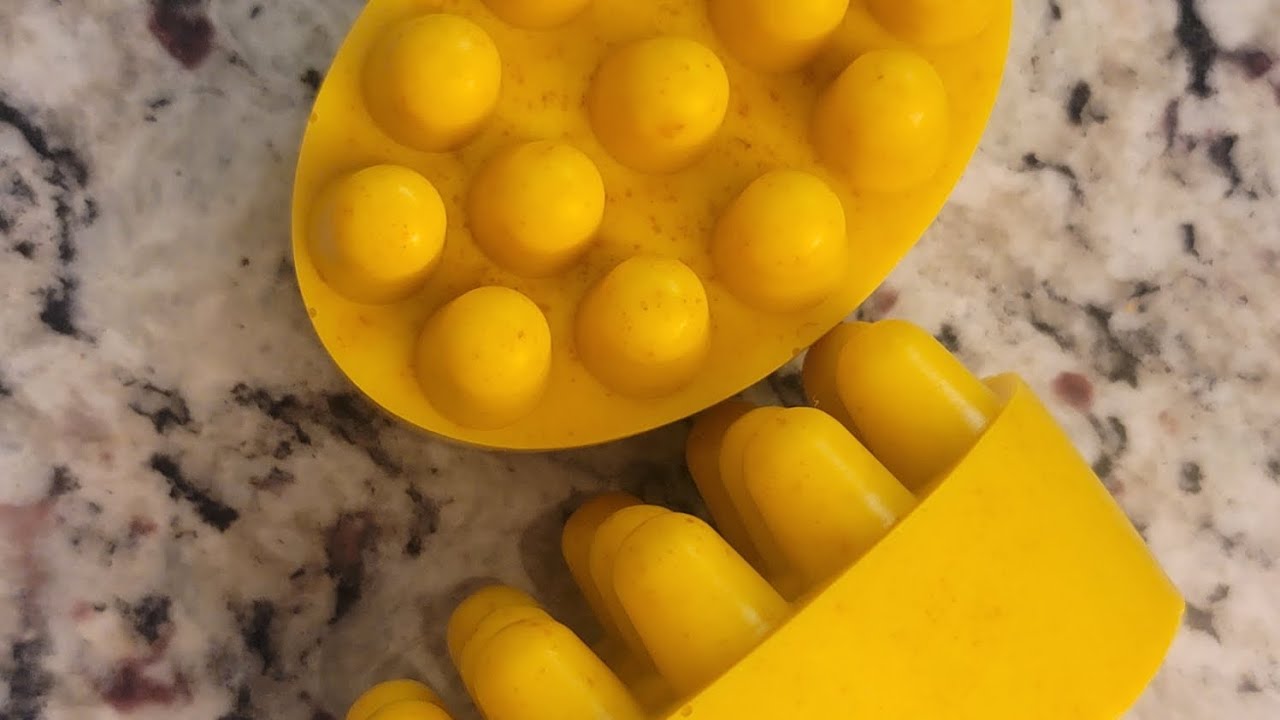 Making Turmeric and Kojic Acid Goat Milk Soap | Jabon de leche de cabra