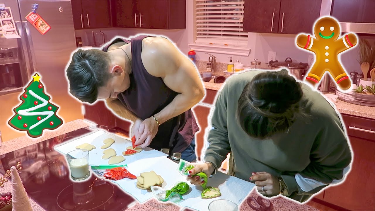 CHRISTMAS COOKIE BATTLE | SHOULDER WORKOUT