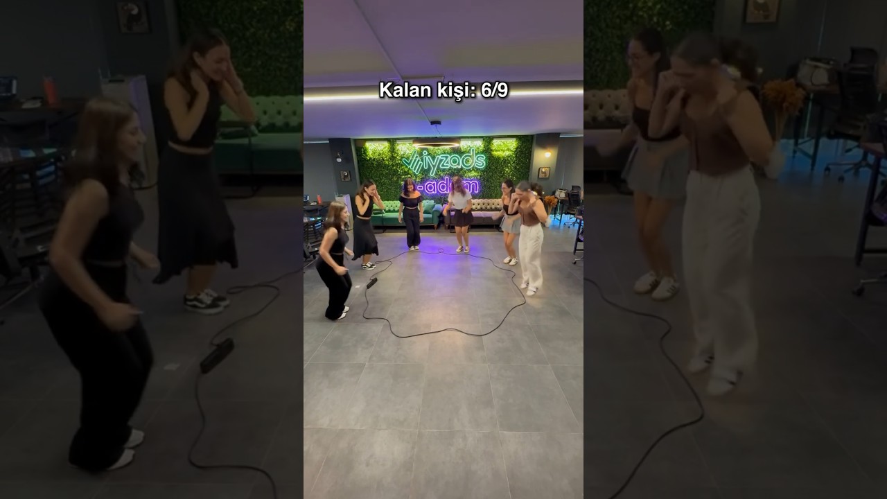 ofiste i&ccedil;/dış oynuyoruz 😌