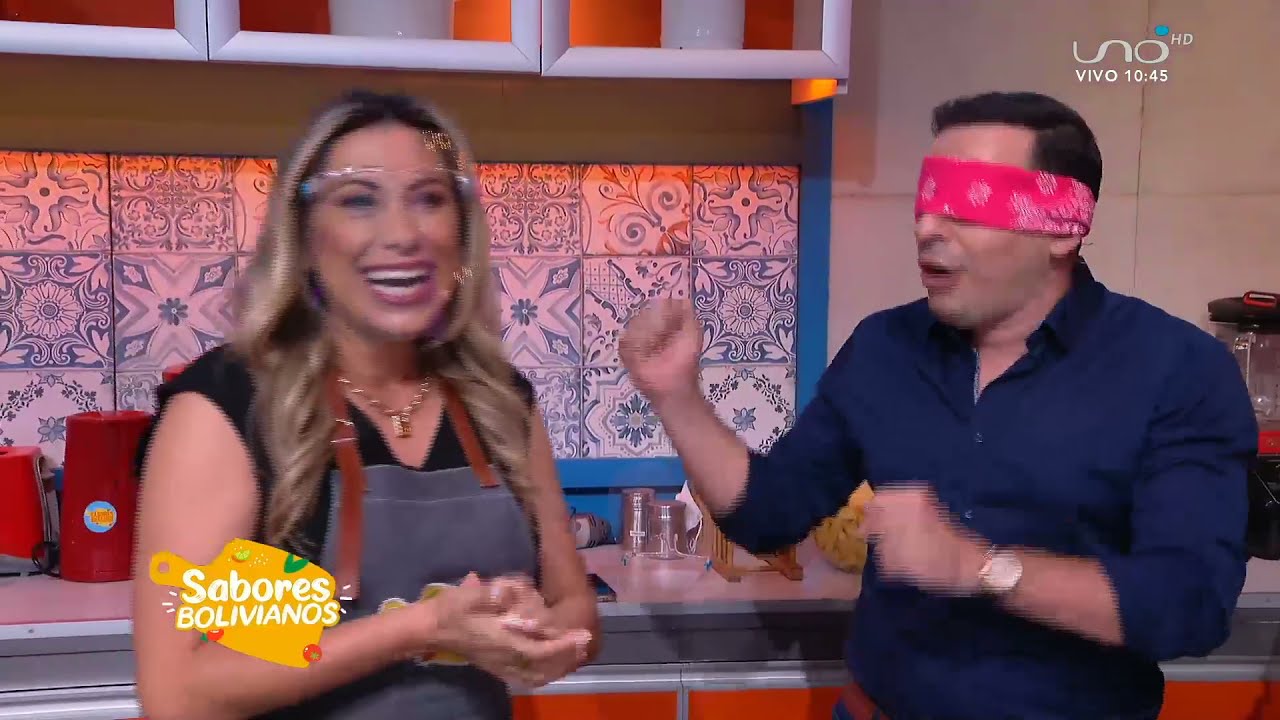 Ronico pasa clases con Katerine para saber la diferencia del cilantro con el perejil.