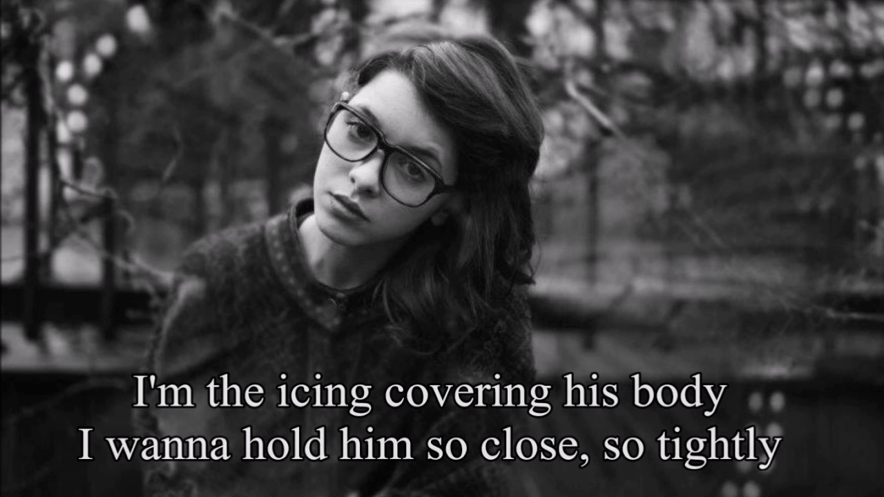 Speed up + Lyrics | Melanie Martinez- Gingerbread Man.