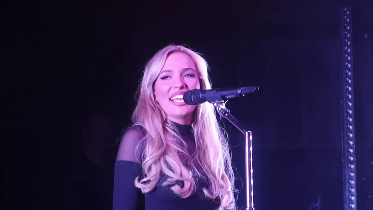 Lennon Stella - Golf on TV (LIVE) (Germany Frankfurt 14.02.2020)