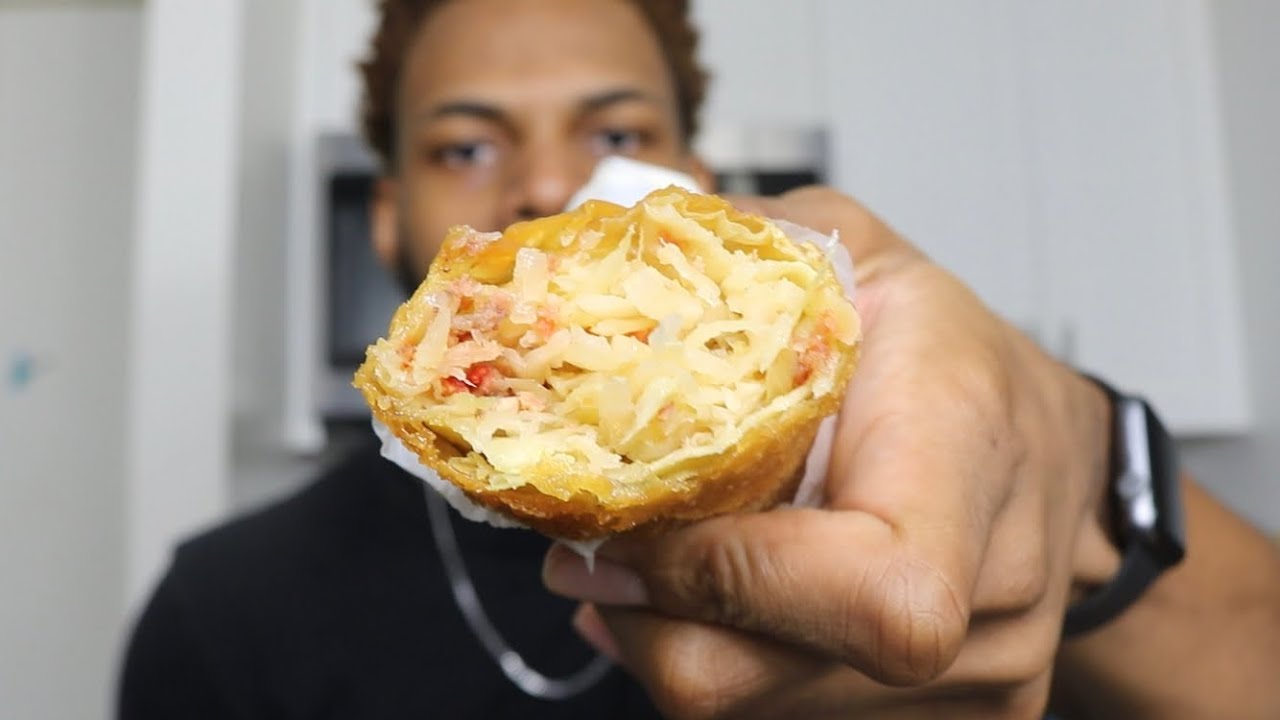 EATING JUICY CHINESE EGG ROLL!