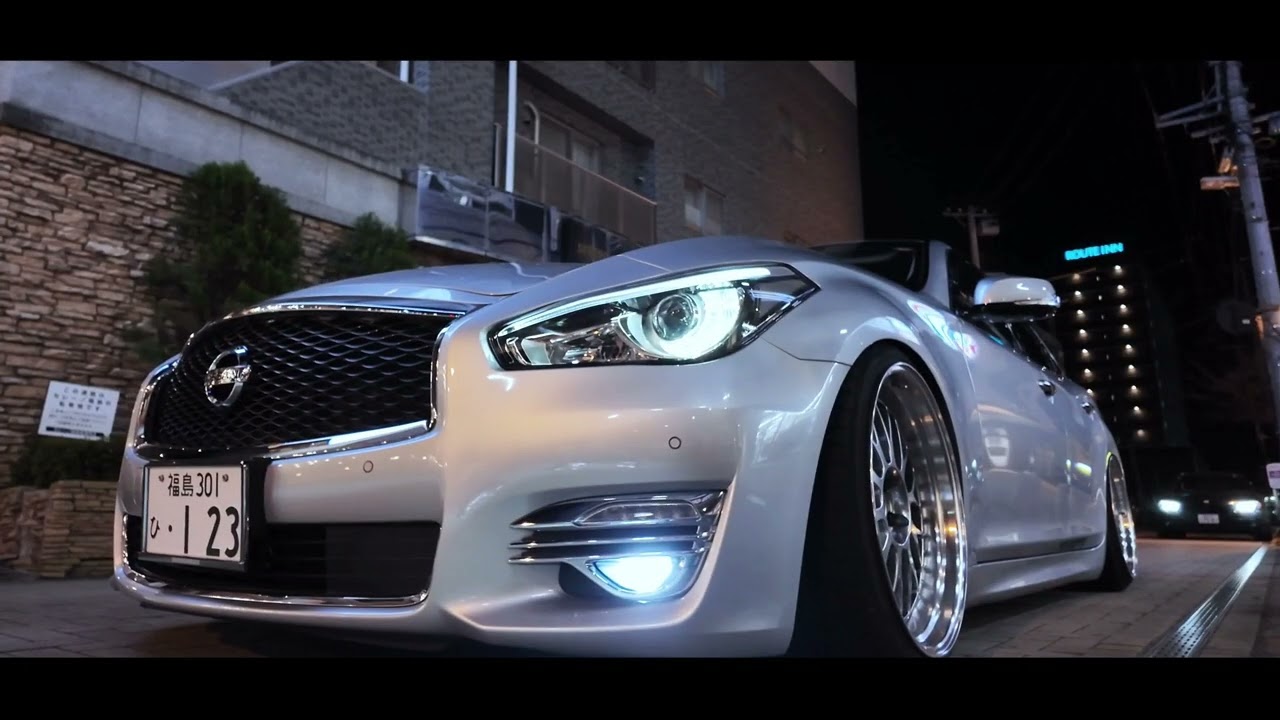 Infiniti Q70 