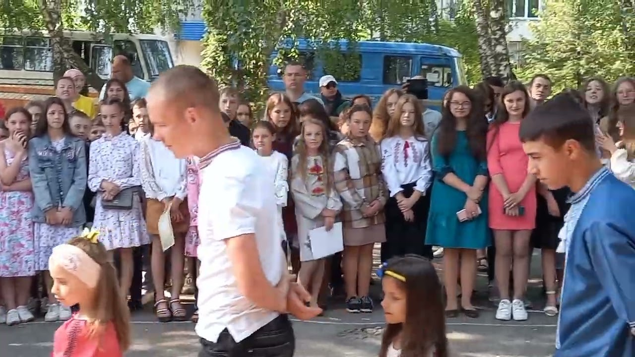 Вальс Рожеві Фламінго. Одинадцятикласників і першокласників. Мощаницький ліцей
