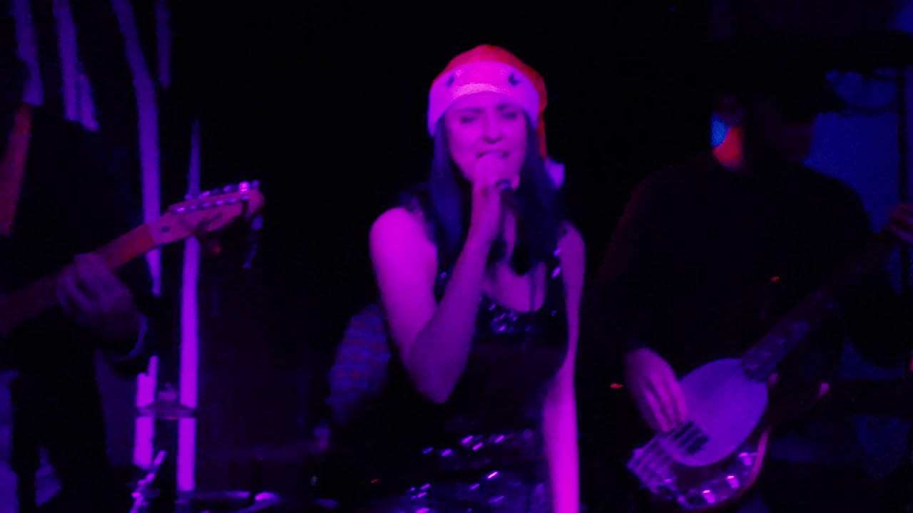 Angelina Del Carmen project, Live