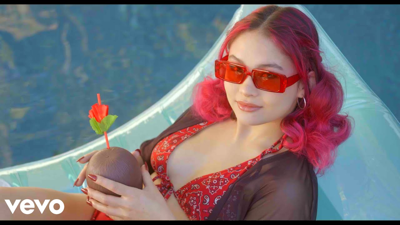 Eve Donnelly - Hollywood Star (Official Video)