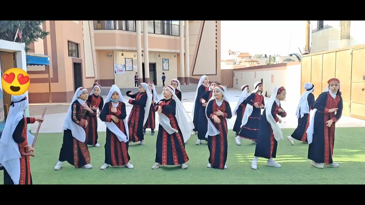 استعراض ستي إلها ثوب وشال❤️  زهرات الصف الثالث ٢٠٢٣