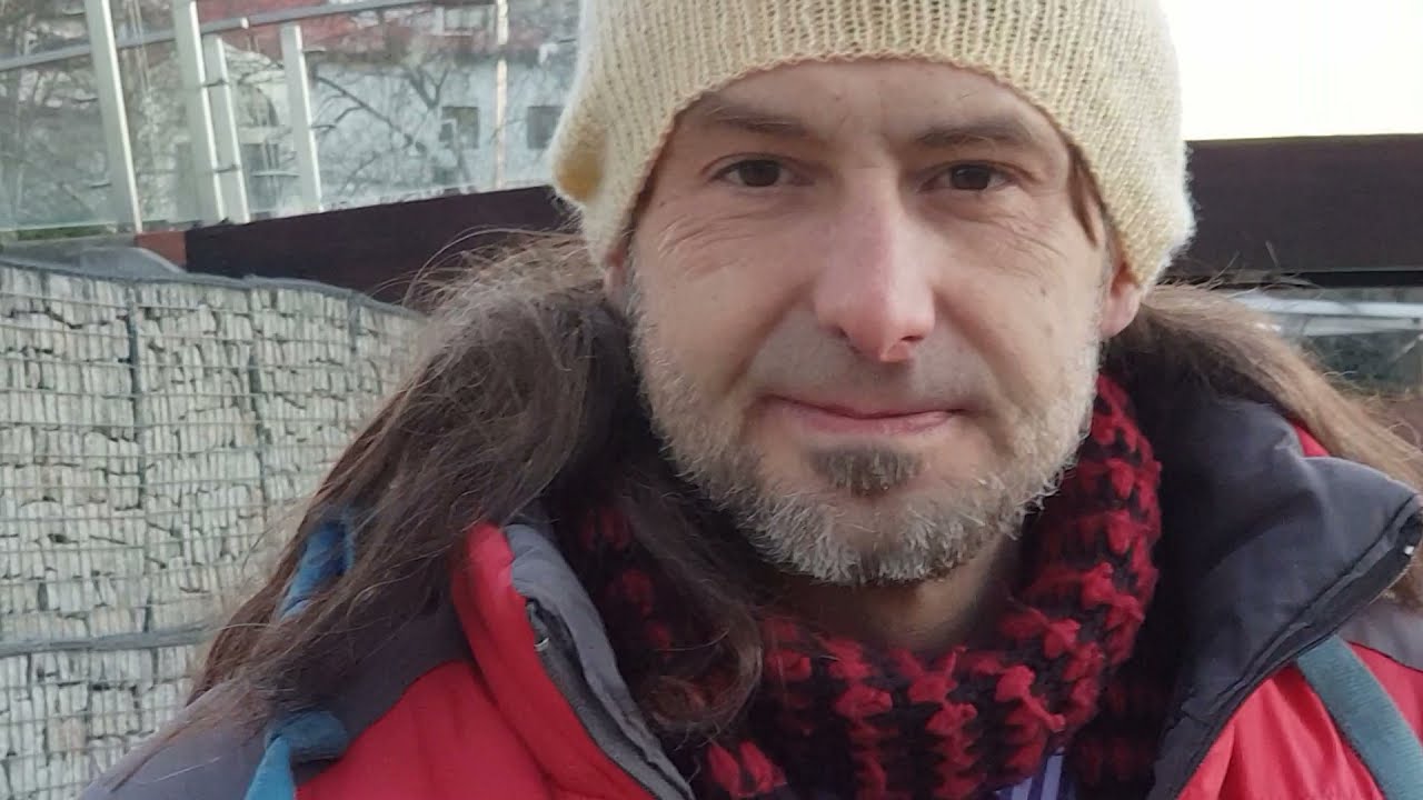 Wesołych świąt Bożego Narodzenia życzy Piotr Pajewski z Rodziną i Tatą i Trampulkiem.