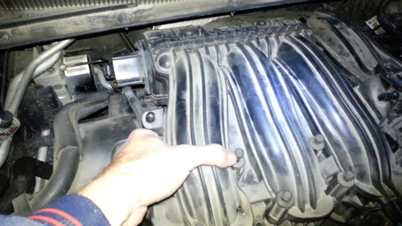 2007 chrysler sebring 2.7 V6 rear spark plugs