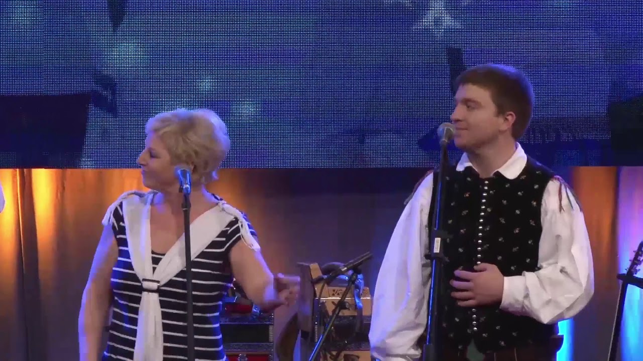 Trio Šubic in Primorski fantje - Decemberski dan (10 Čarobnih let Tria Šubic)