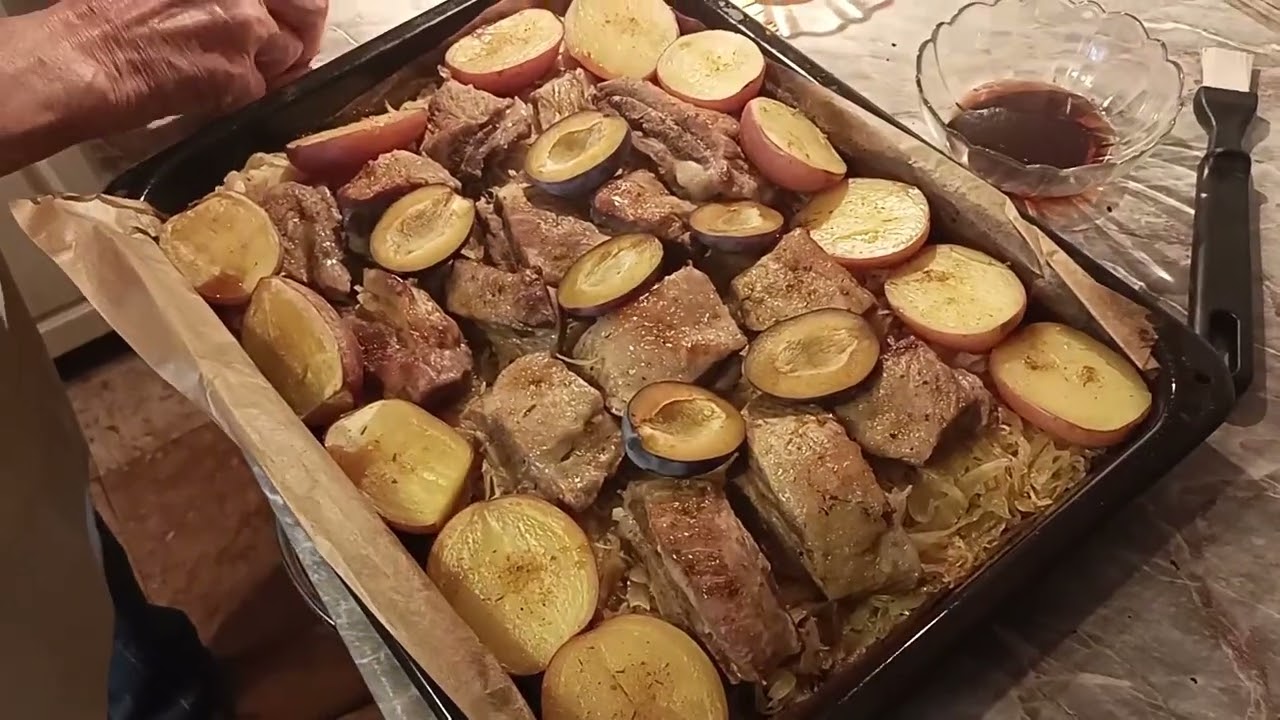 Méhész János sült dagadó káposztán szilvával
