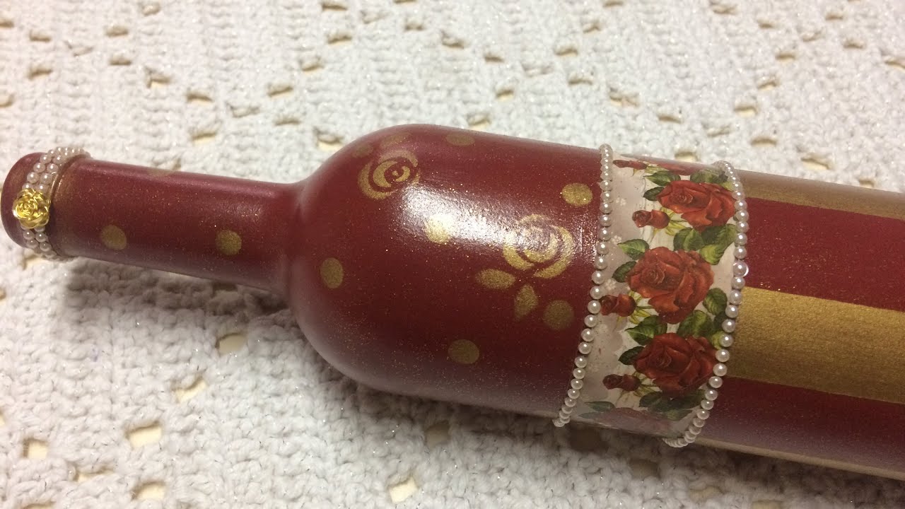 Garrafa decorada com pintura, stencil, decoupage