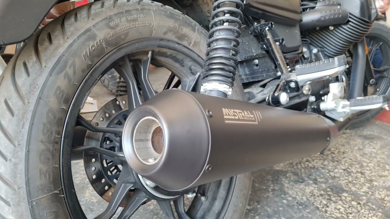 Mistral @ Moto Guzzi V7 III Stone