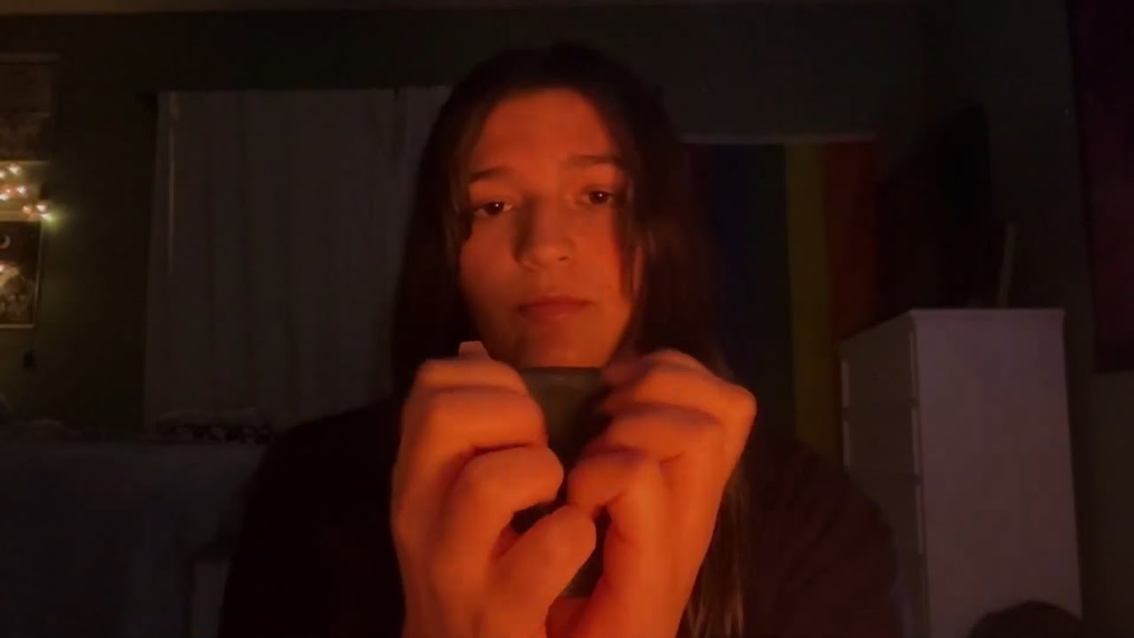 My first ASMR video! (tapping, some scratching and NO TALKING)