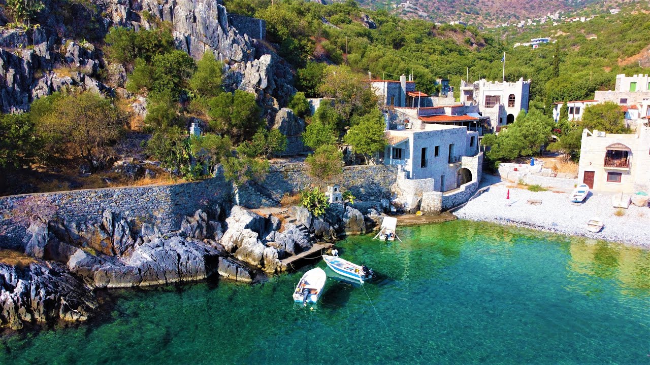 Το εντυπωσιακό χωριό της Μάνης που πρωταγωνίστησε στο διεθνή κινηματογράφο