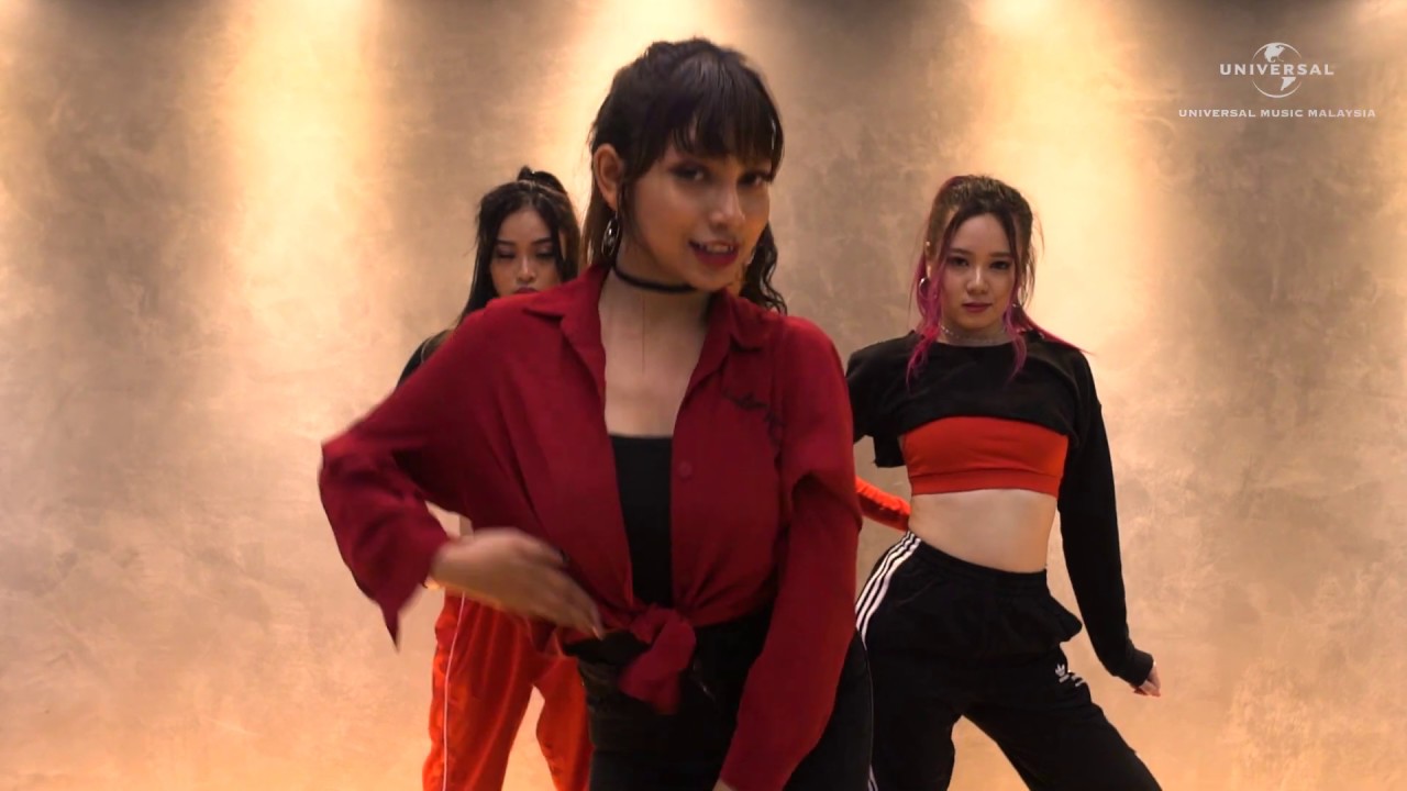 Shimmy | @DOLLAOfficialMY Dance Cover