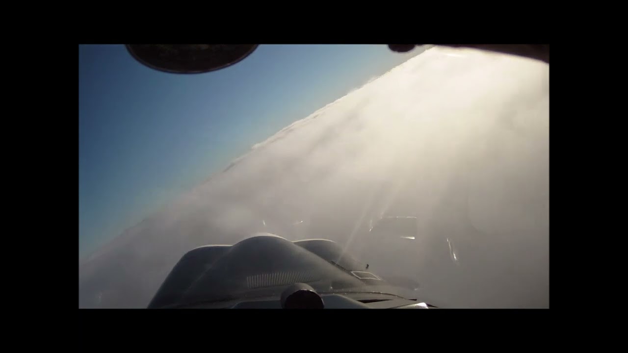 Kent sightseeing tour and cloudsurfing in Scottish Aviation Bulldog XX624