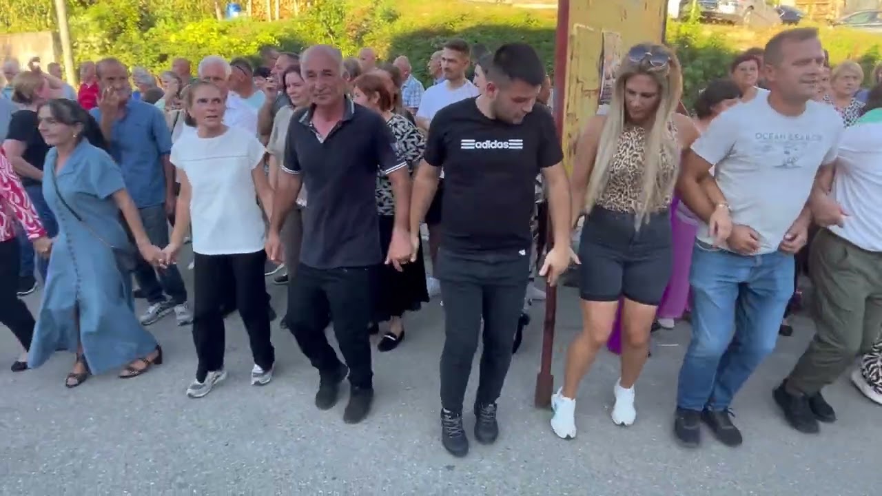 Kolo za Senada Kusturu i njegovog Babu Glavičine Konjic