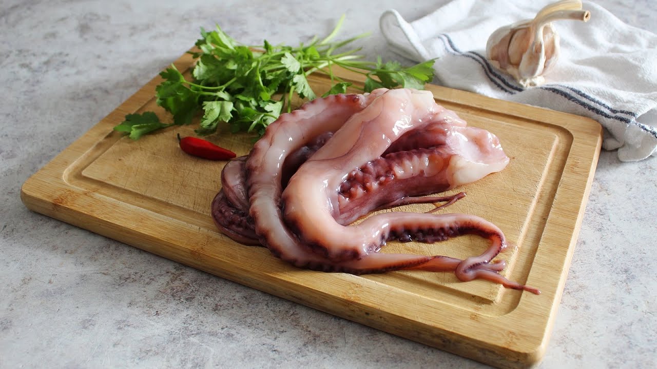 COME CUCINARE I TENTACOLI DI TOTANO SURGELATI O FRESCHI- ricetta  economica di insalata di mare
