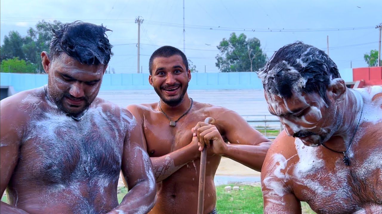 Kushti Ke Baad Desi Pehlwan Ka Powerful Bath Routine 🚿🔥