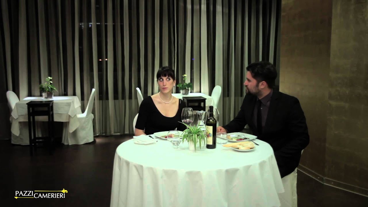 Pazzi Camerieri - Performing Waiters