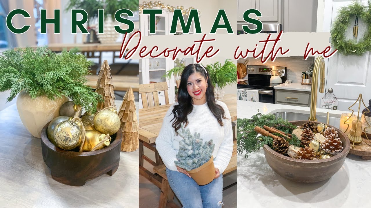 CHRISTMAS DECORATE WITH ME 2022 | Part 1 | NEW Christmas Decor Ideas 🎄