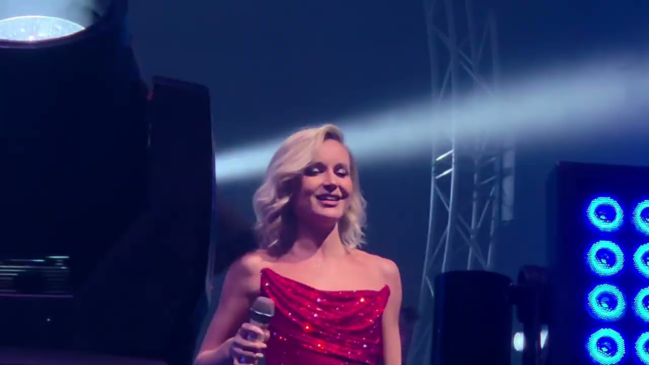 Девчонки, с праздником! С 8 Марта!!!