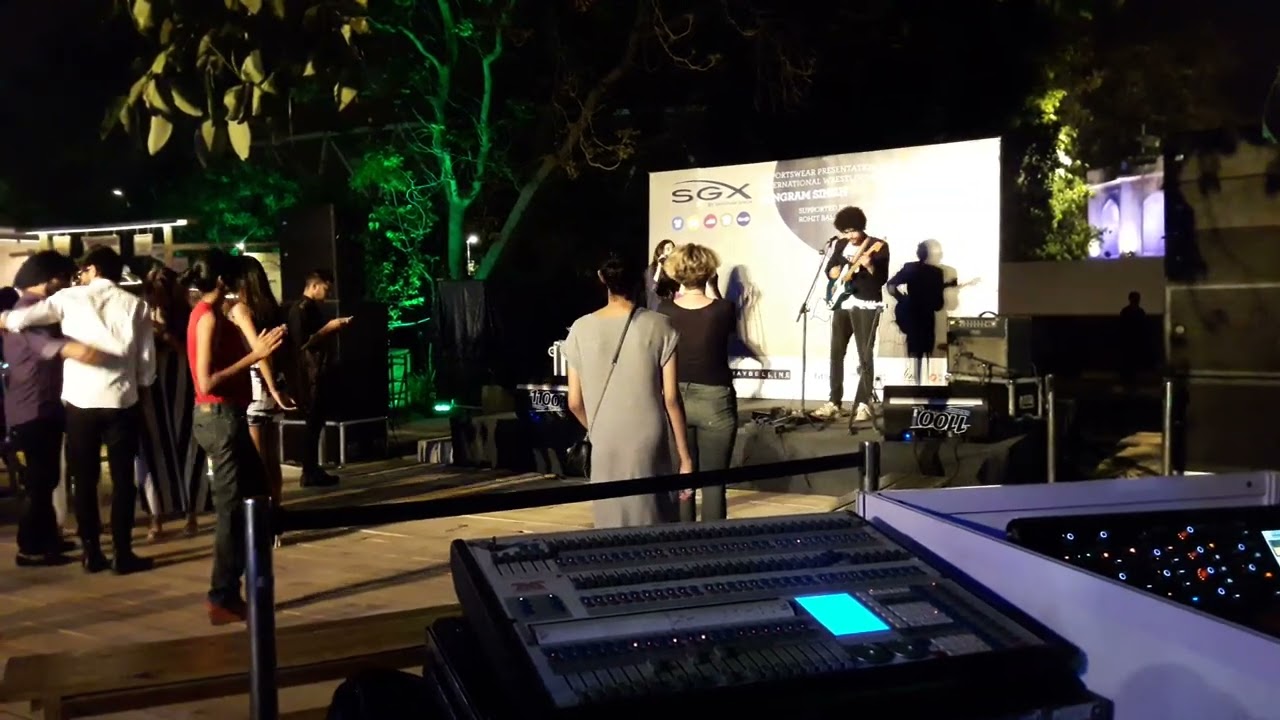 Saba Azad Imaad Shah performing LIVE