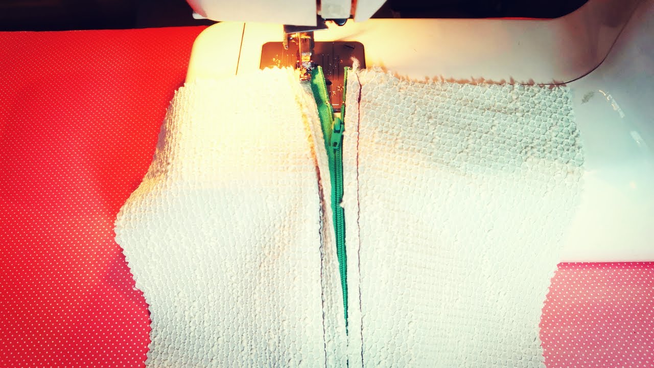 Kako se &scaron;ije rajfe&scaron;lus za početnike / How to sew a zipper for beginers  / ENG SUBTITLES