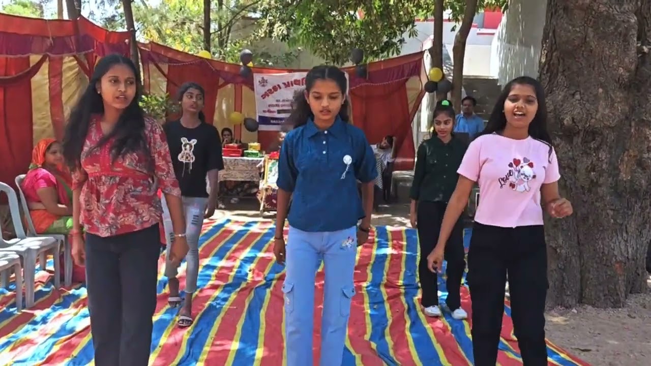 ધોરણ સાત અને આઠ ની વિદ્યાર્થીઓ દ્વારા મિક્સ ગીત ની રજૂઆત//ધોરણ આઠ નો વિદાય સમારંભ