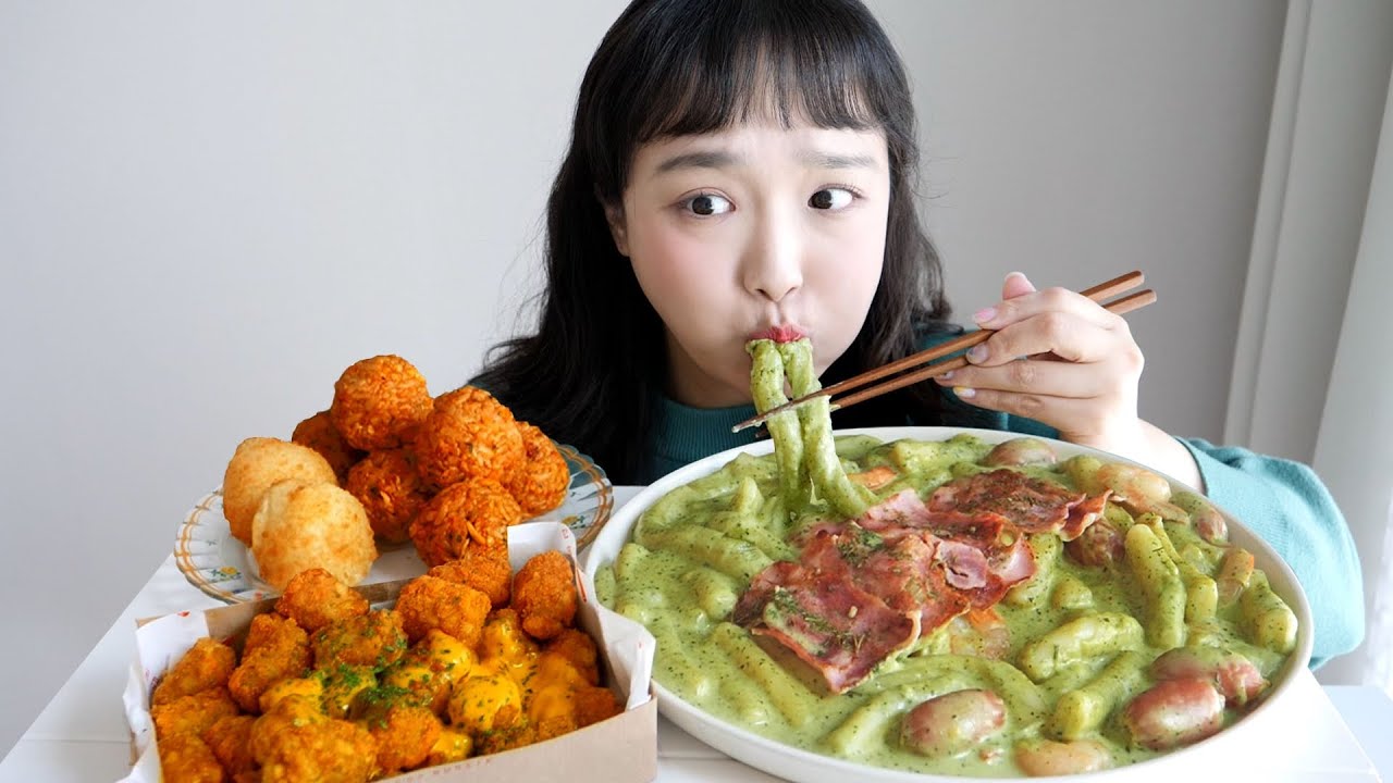 드디어 먹는 삼첩분식 바질크림떡볶이 먹방🌿+까르보불닭 주먹밥 레시피+양념 감자폭탄 REALSOUND MUKBANG | Basil Tteokbokki,Fire Carbonoodles