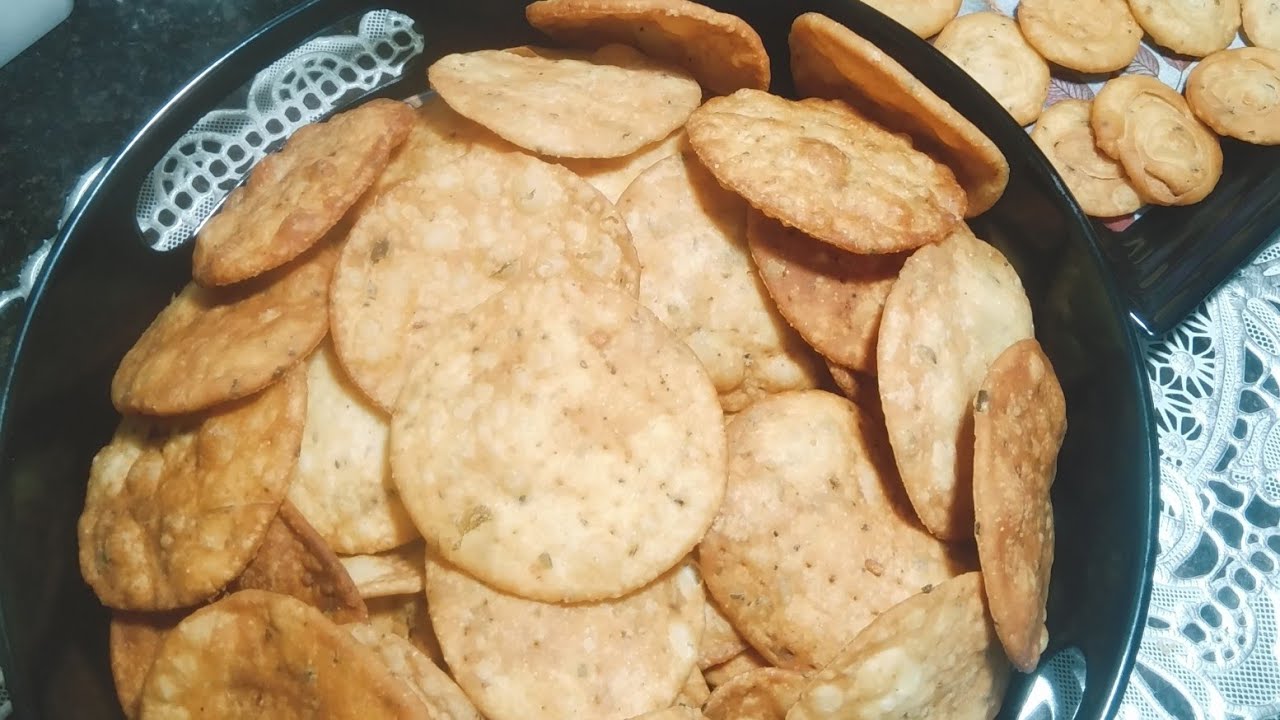 Moong dal Mathri # khasta # crispy mathri 😍 quick recipe & tea time Snacks 😋