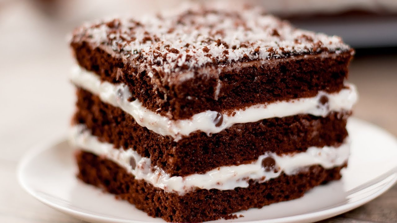 Tarta de chocolate con crema de leche. ¡Fácil de hacer y lista en tan solo 30 minutos! | Gustoso. TV