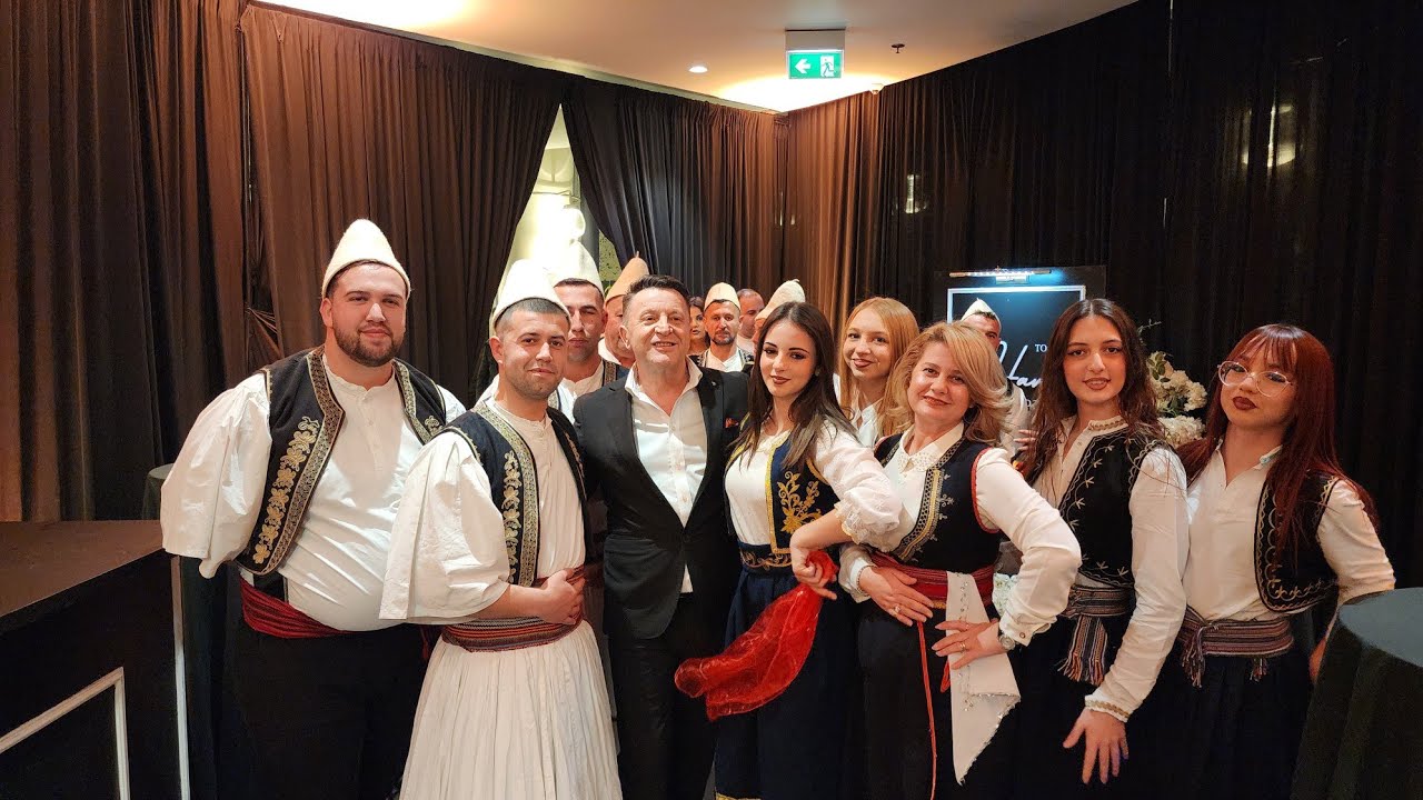 Super Dasem lokal Plaza Tirane.Zeri i Bilbilit pershendet Dasmoret.Me trashgime Besmir Gala Skenderi