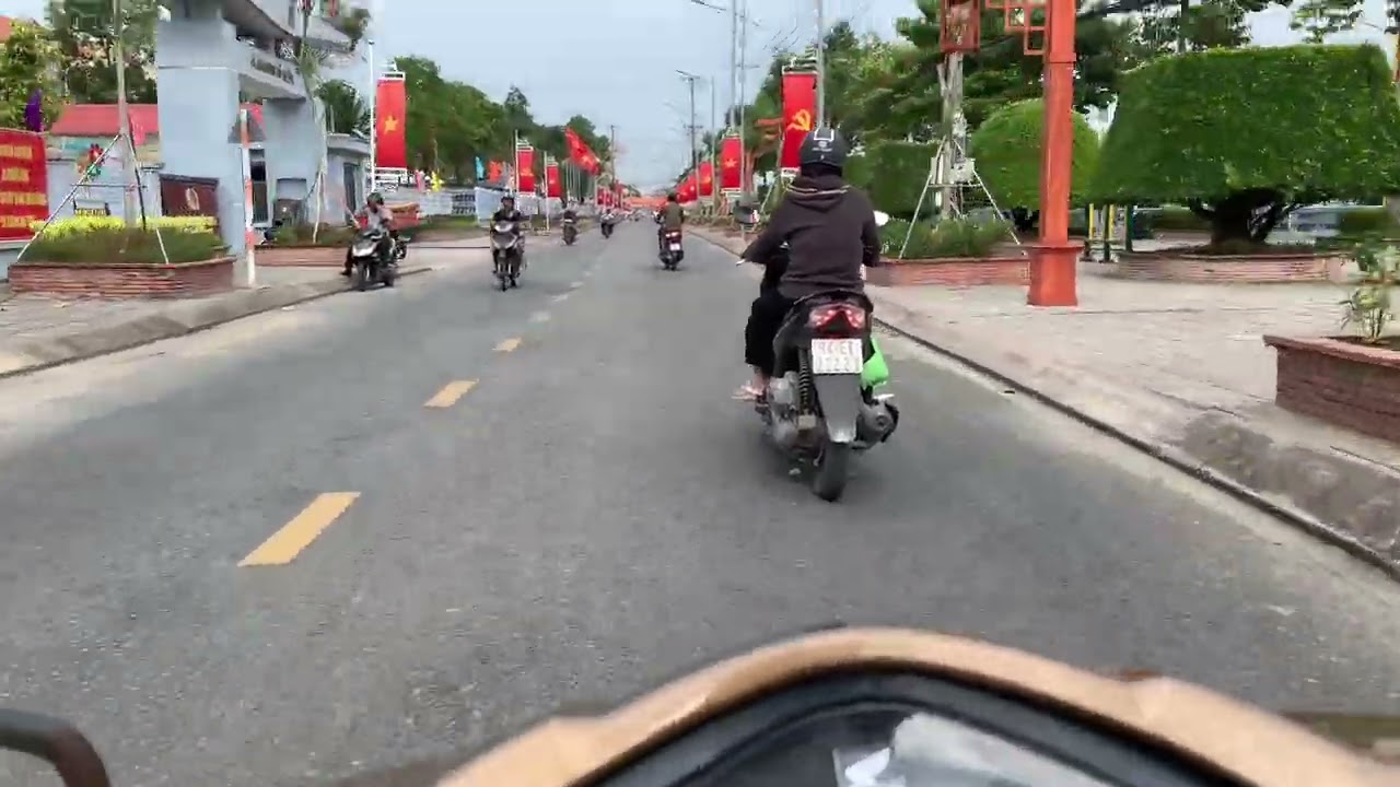 Con đường mỏi ngày của em