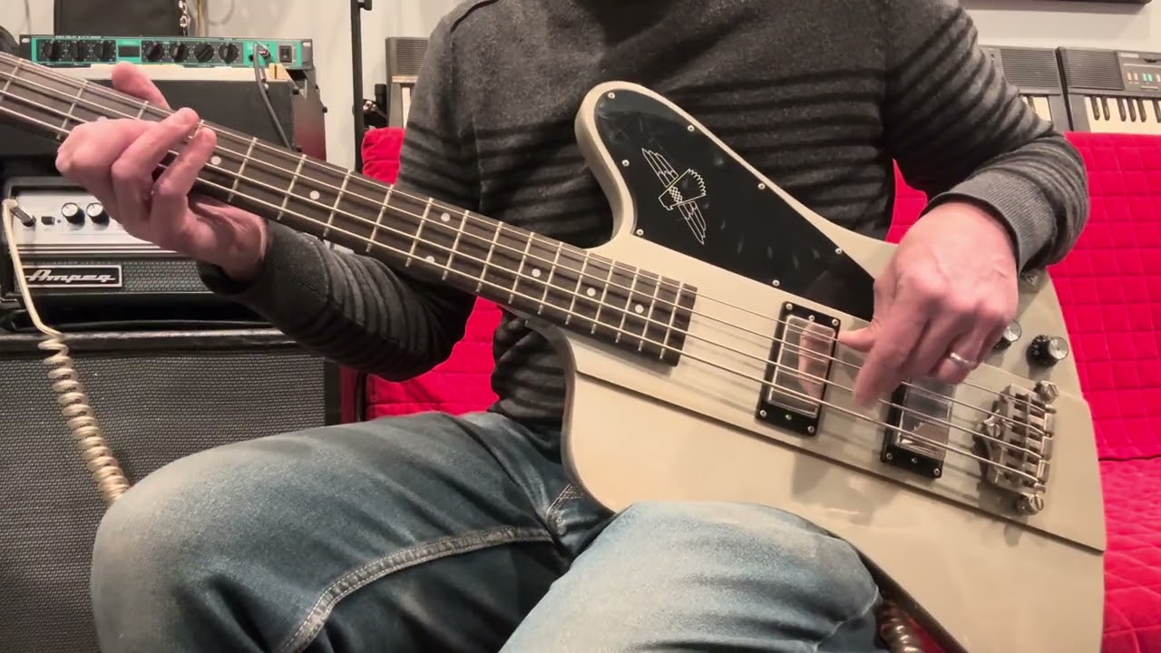 2013 Epiphone Thunderbird IV Bass TV Silver Limited Edition Custom Shop 