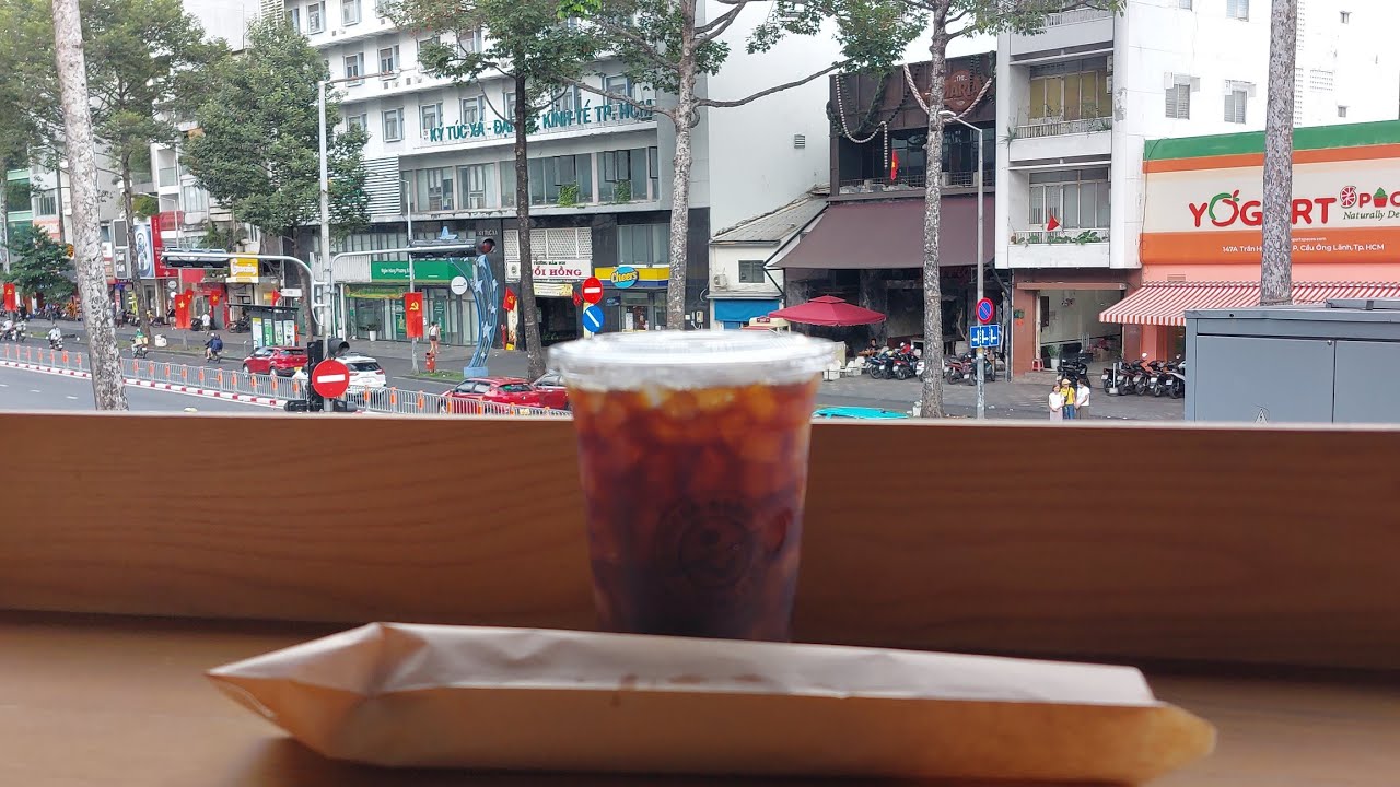 Lunch & Coffee, Tran Hung Dao, Saigon, Vietnam 