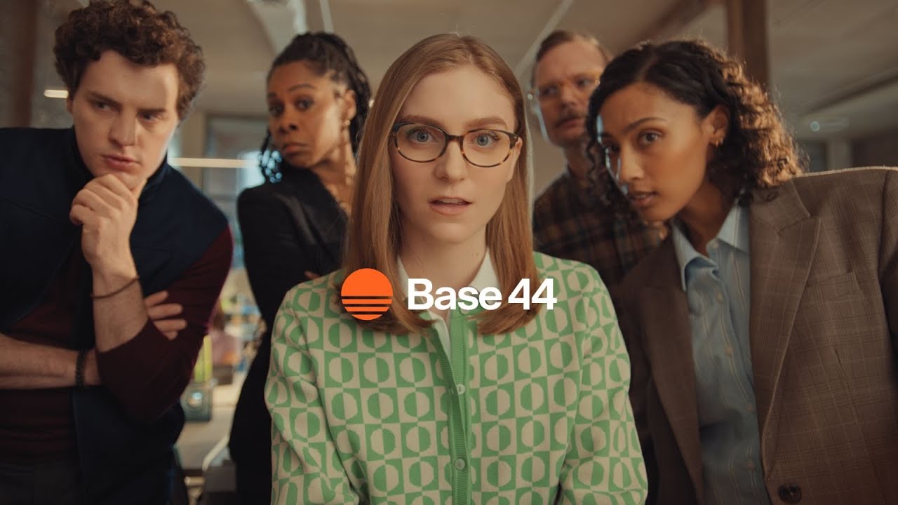 Представляем полную версию рекламного ролика Base44 к «Большой игре» под названием «Это приложени...